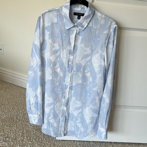 Banana Republic Dillon button down shirt light blue white with lavender pattern